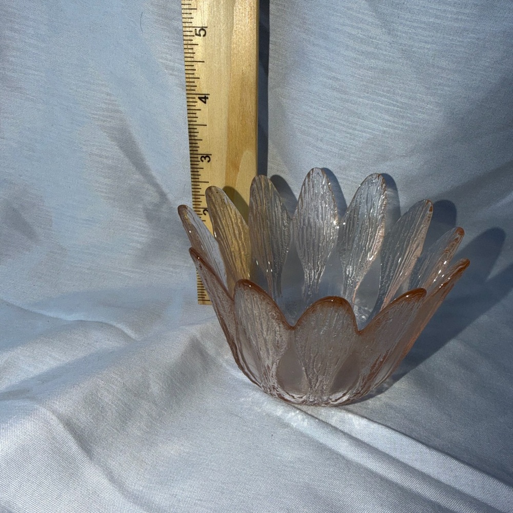 Vintage Pink Textured Glass Lotus Flower Bowl – 3" Petal Candy Dish - Picture 5 of 6
